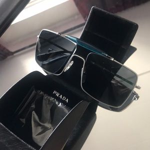 PRADA sunglasses (With case and cleaning cloth)